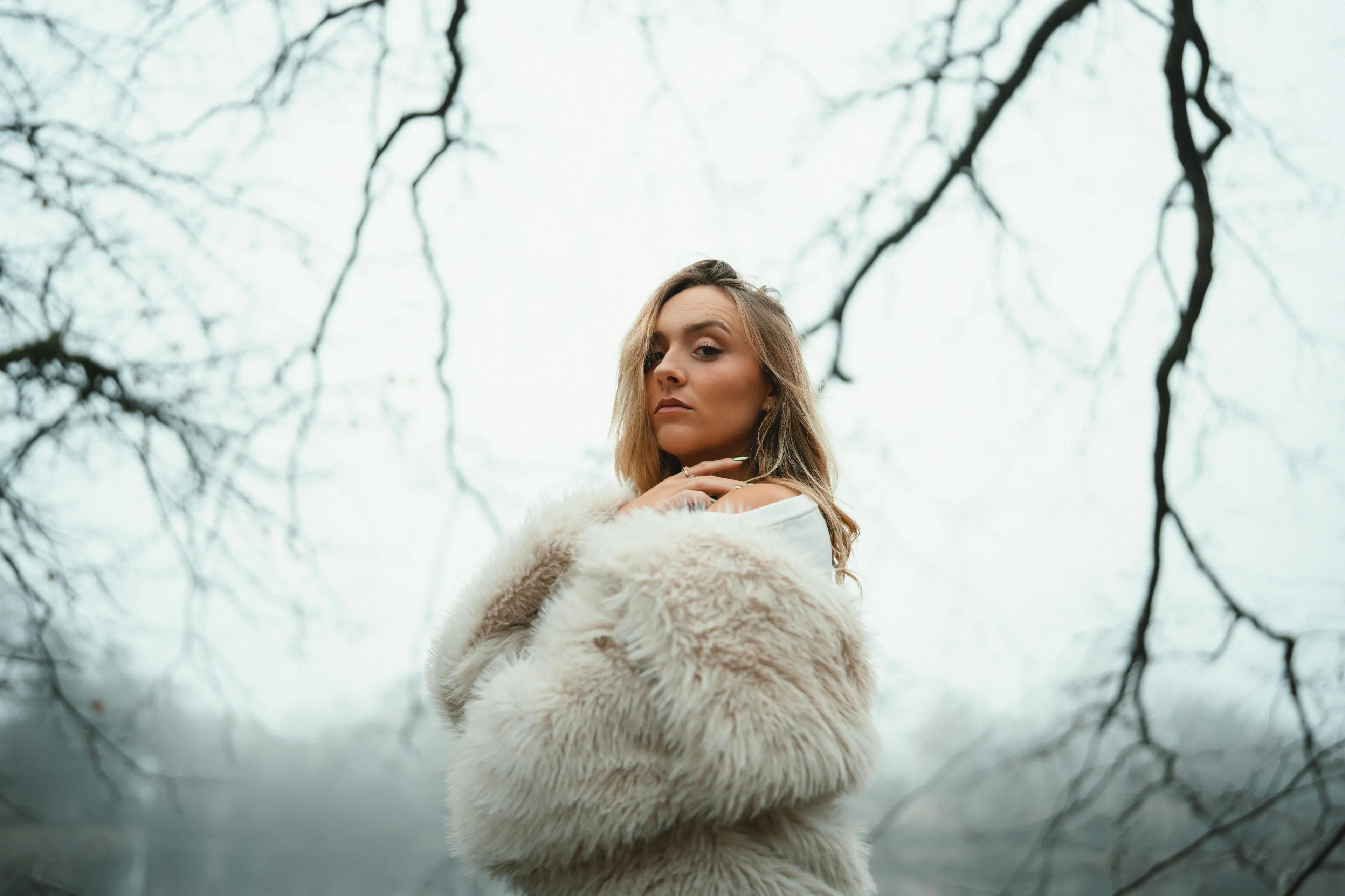 zdjęcie kobiety wykonane obiektywem SIGMA 35 mm F1.4 DG II 