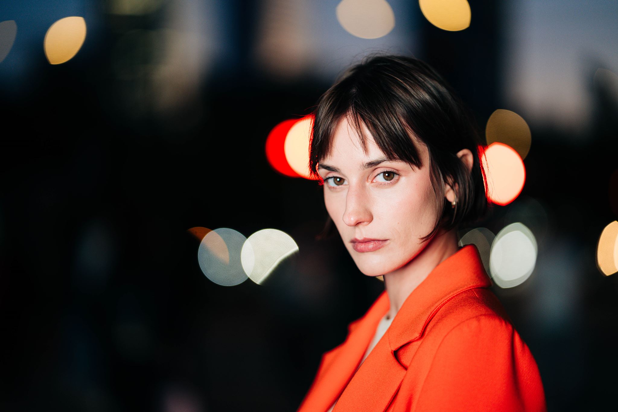 Światło zmieniało Warszawę. SIGMA 85mm F1.2 DG | Art w sesji Tomasza Tołłoczko